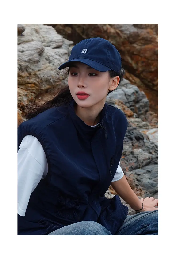 Japanese Style Vintage Peaked Cap for Women Men Outdoor Black — feature 2