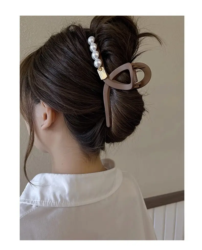 Retro Korean Frosted Hair Clip Women's Back — feature 1