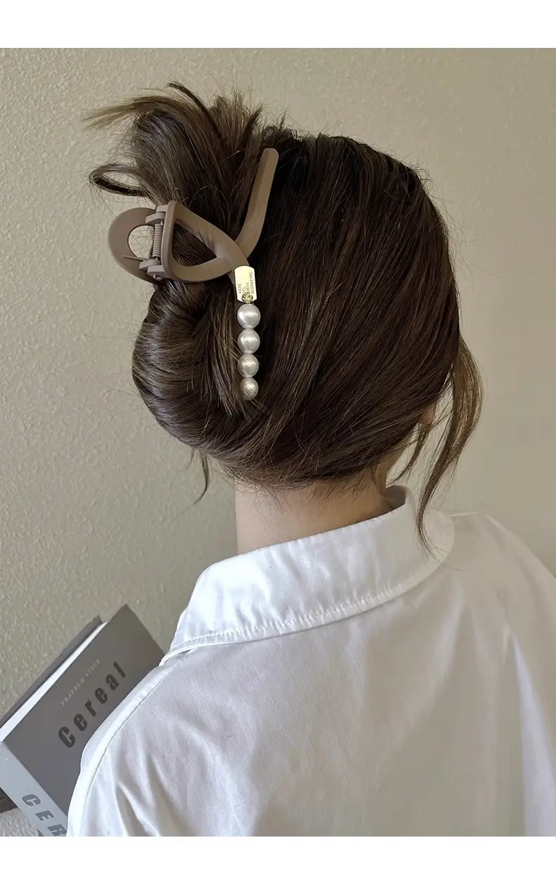 Retro Korean Frosted Hair Clip Women's Back — feature 4