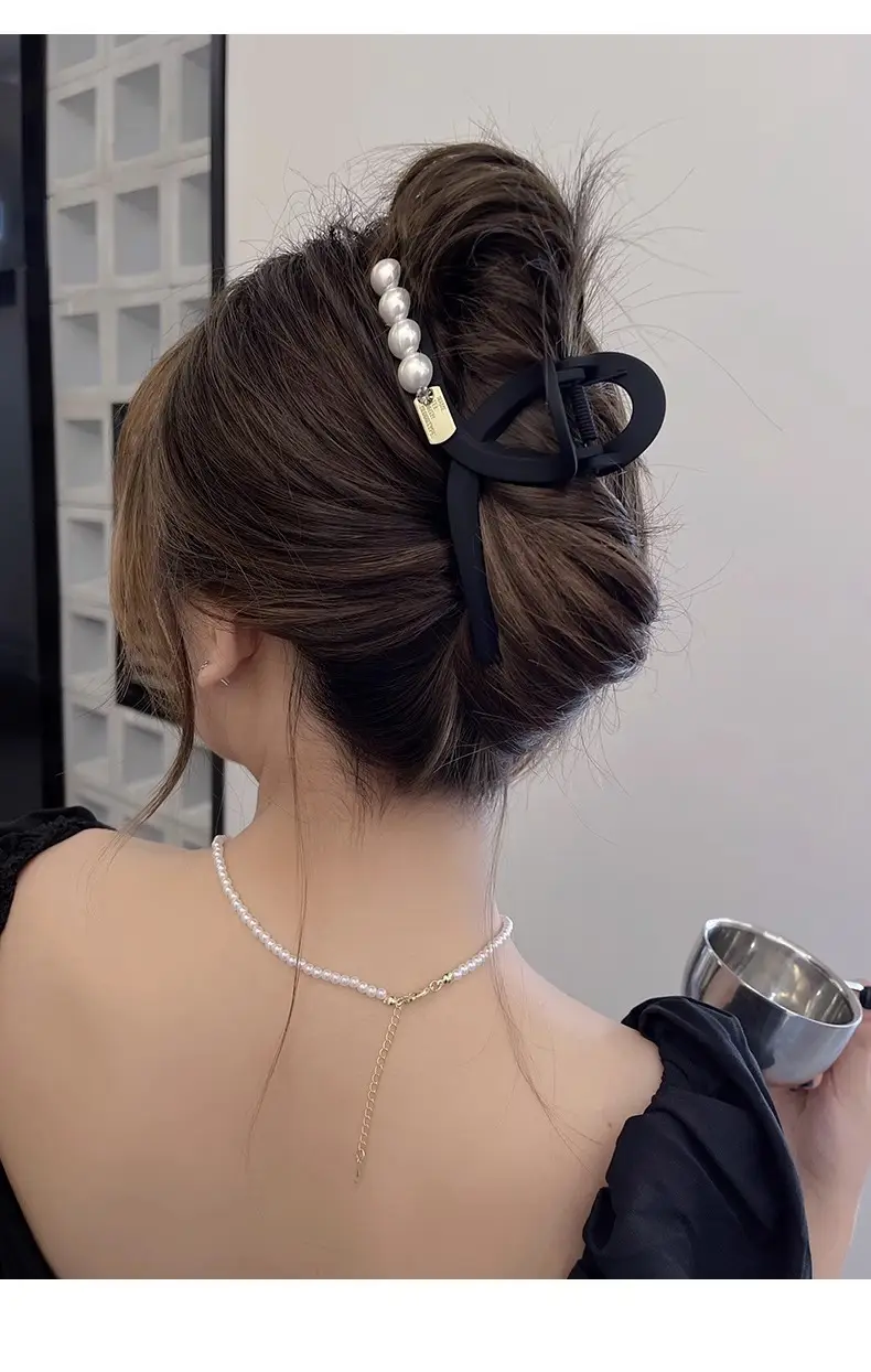 Retro Korean Frosted Hair Clip Women's Back — feature 6