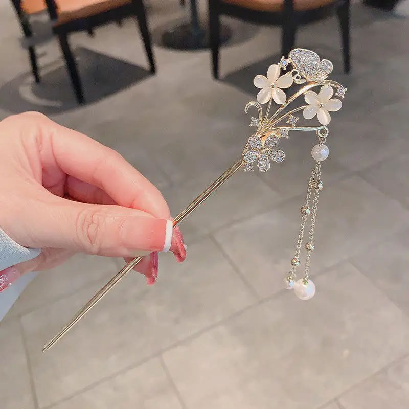 Ancient Pearl Metal Hairpin with Bird Design - Image 9