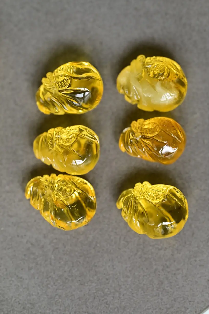 Natural Russian Beeswax Purse Small Amber Slippers — feature 3