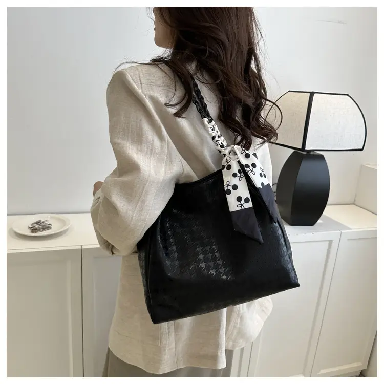 Black Diamond Pattern Silk Tote Bag Large Capacity 2023 — feature 21