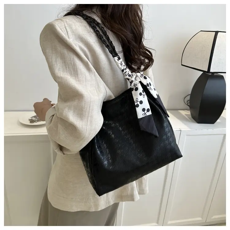 Black Diamond Pattern Silk Tote Bag Large Capacity 2023 — feature 27