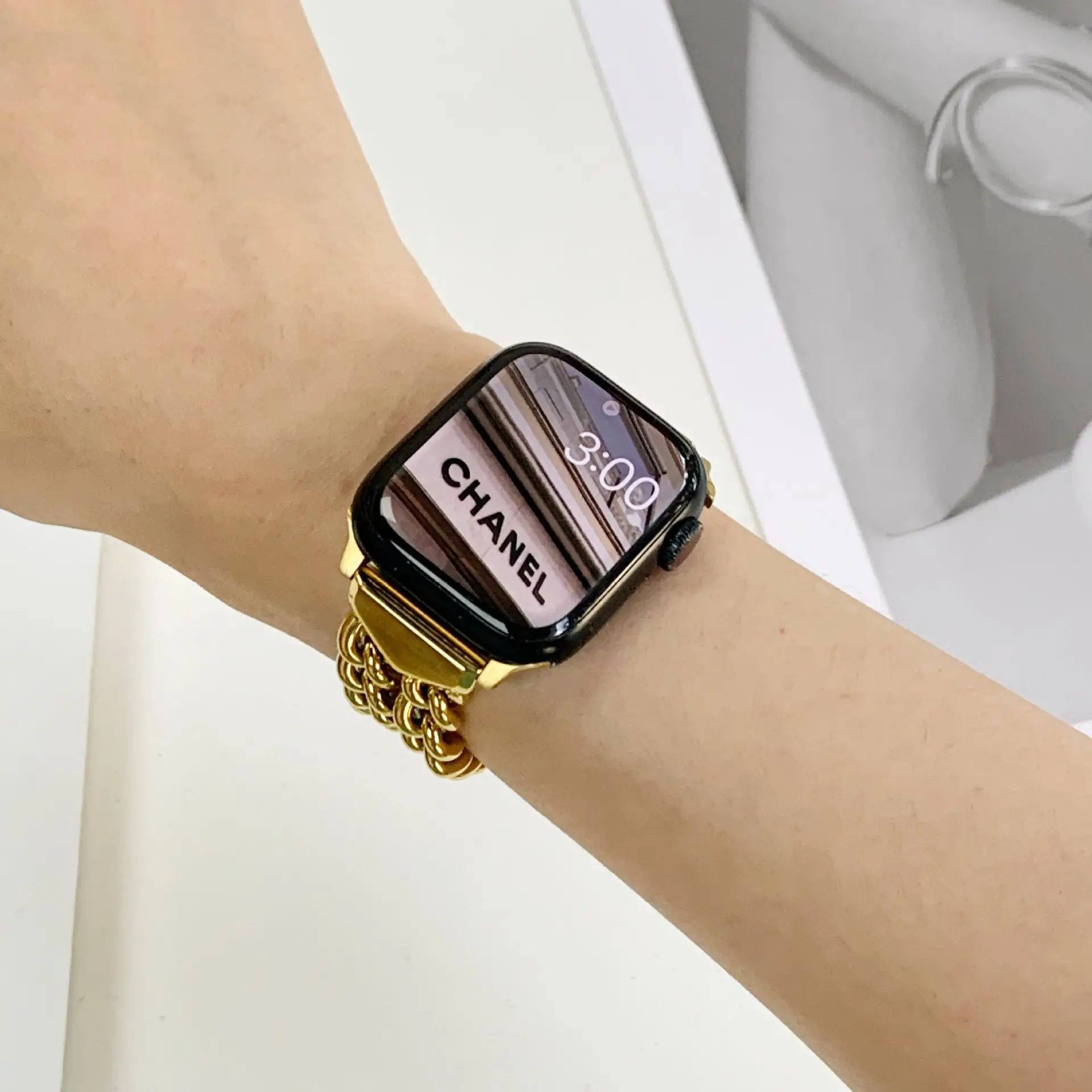 Chunshi Gold Triangular Denim Chain Watch Strap — feature 7