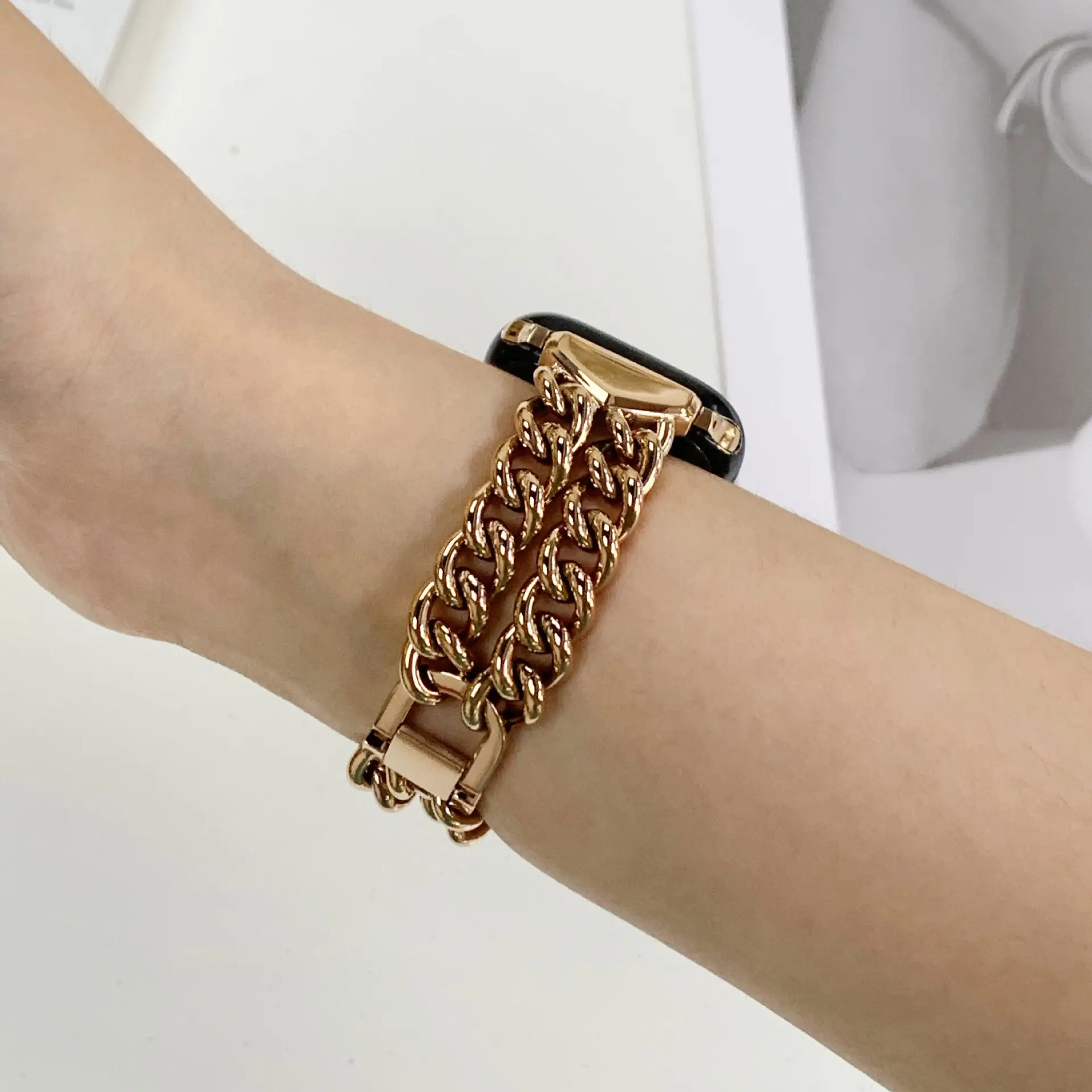Chunshi Gold Triangular Denim Chain Watch Strap — feature 9