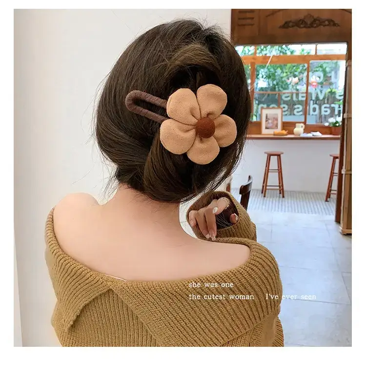 Winter Plush Flower Hairpin with Duckbill Clip — feature 9