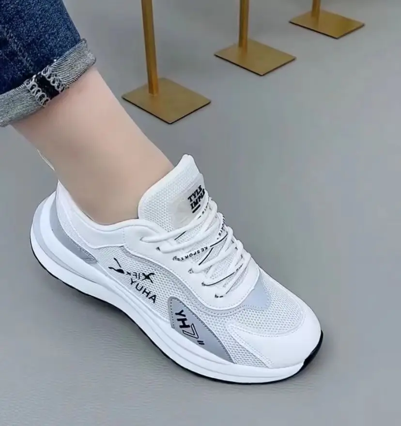 Men's and Women's Same Sports Shoes, Mesh Breathable Dad Shoes, Casual Soft Sole Fashion Running Couple Shoes, Fly-Knit Sports Shoes — feature 10