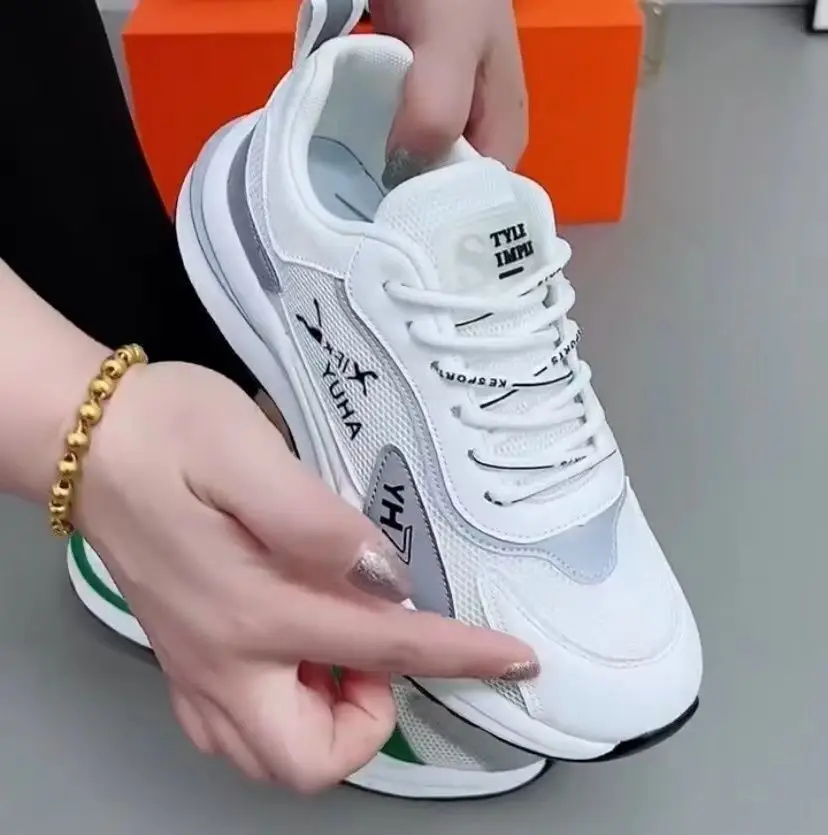 Men's and Women's Same Sports Shoes, Mesh Breathable Dad Shoes, Casual Soft Sole Fashion Running Couple Shoes, Fly-Knit Sports Shoes — feature 8