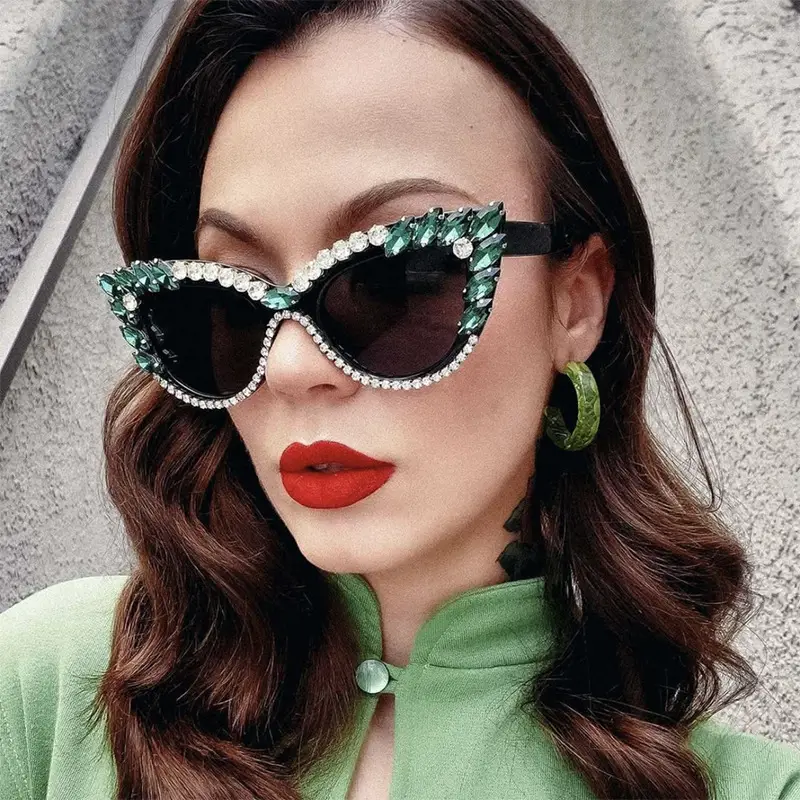 Kedun Cat-Eye Sunglasses with Diamond Embellishment - Image 6