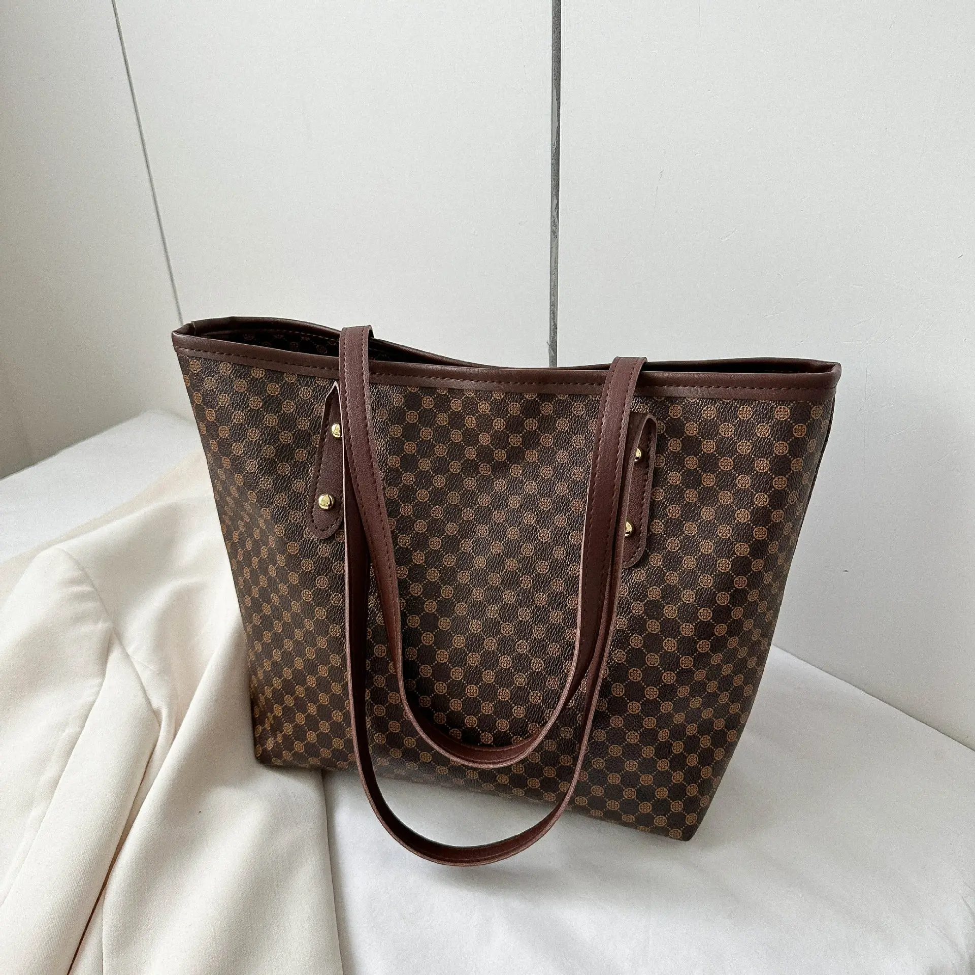 Women High-End Monogram Tote Bag Brown 2026 - Image 5