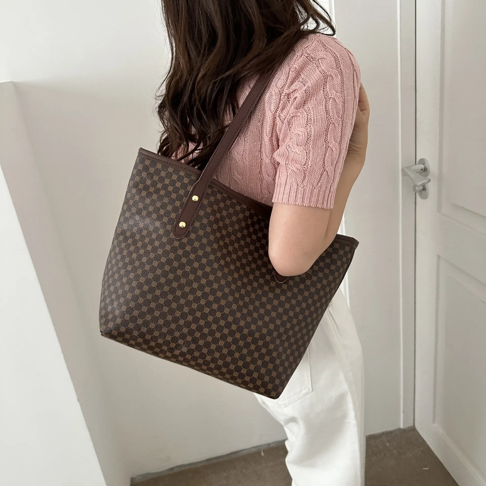 Women High-End Monogram Tote Bag Brown 2026 - Image 6