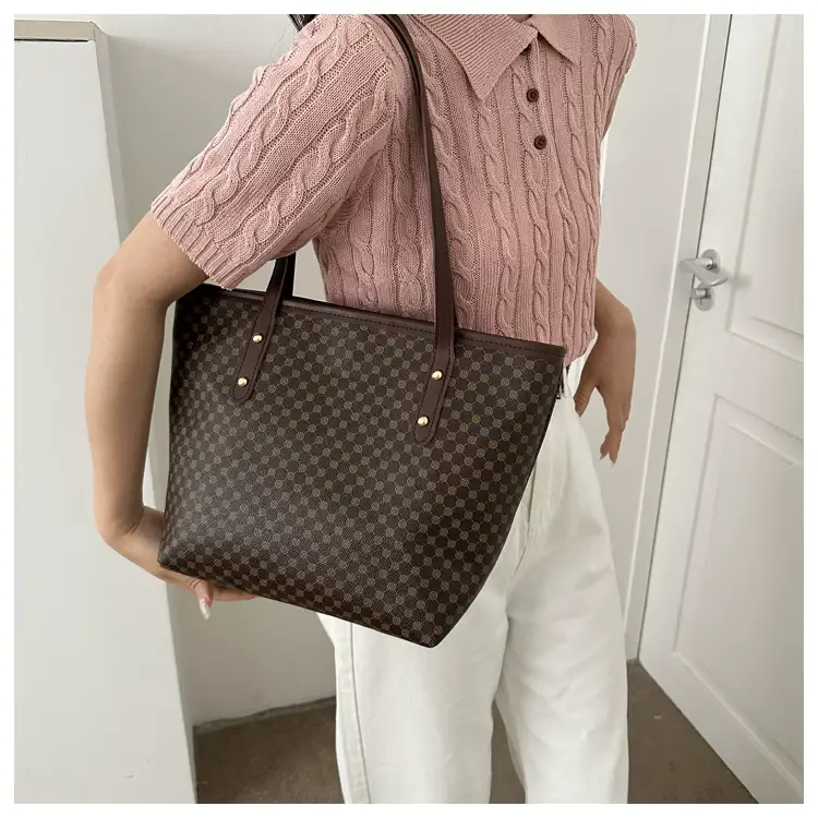 Women High-End Monogram Tote Bag Brown 2026 — feature 6
