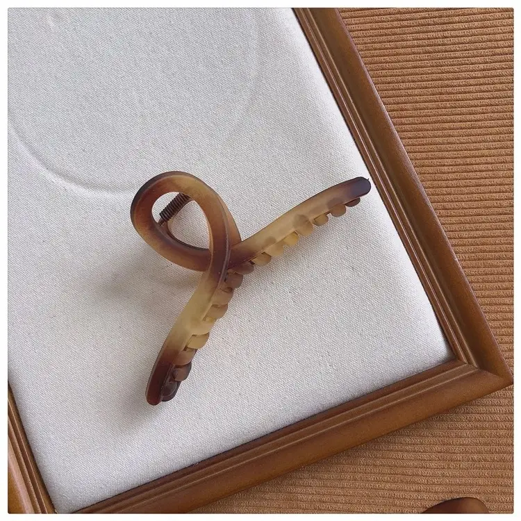 Amber Frosted Large Hair Clip for Women — feature 10