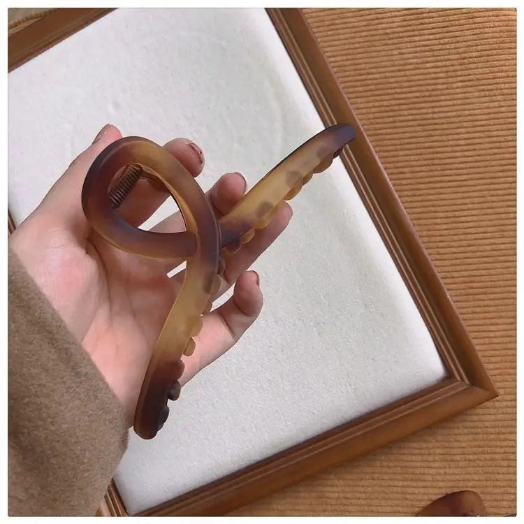 Amber Frosted Large Hair Clip for Women — feature 11