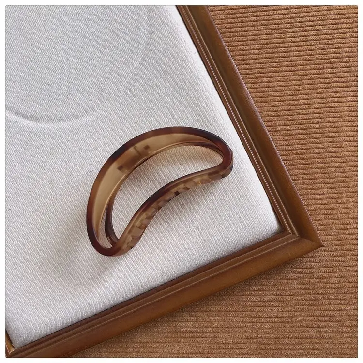 Amber Frosted Large Hair Clip for Women — feature 14