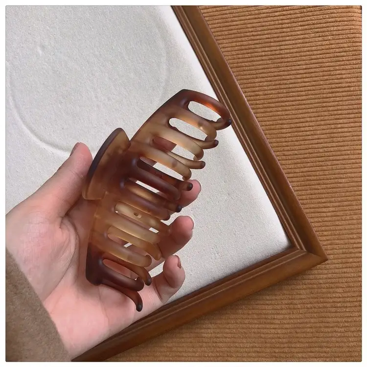 Amber Frosted Large Hair Clip for Women — feature 9