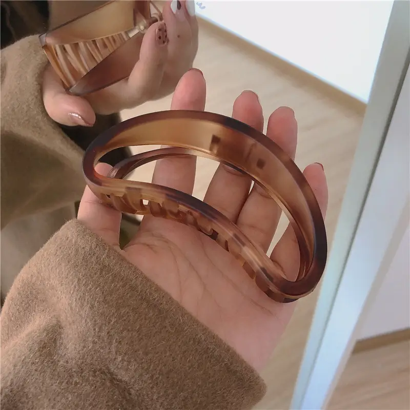 Amber Frosted Large Hair Clip for Women - Image 5