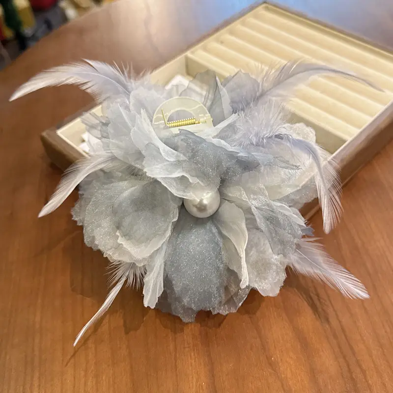 Fairy Pearl Feather Large Grab Clip Women's Hair - Image 2