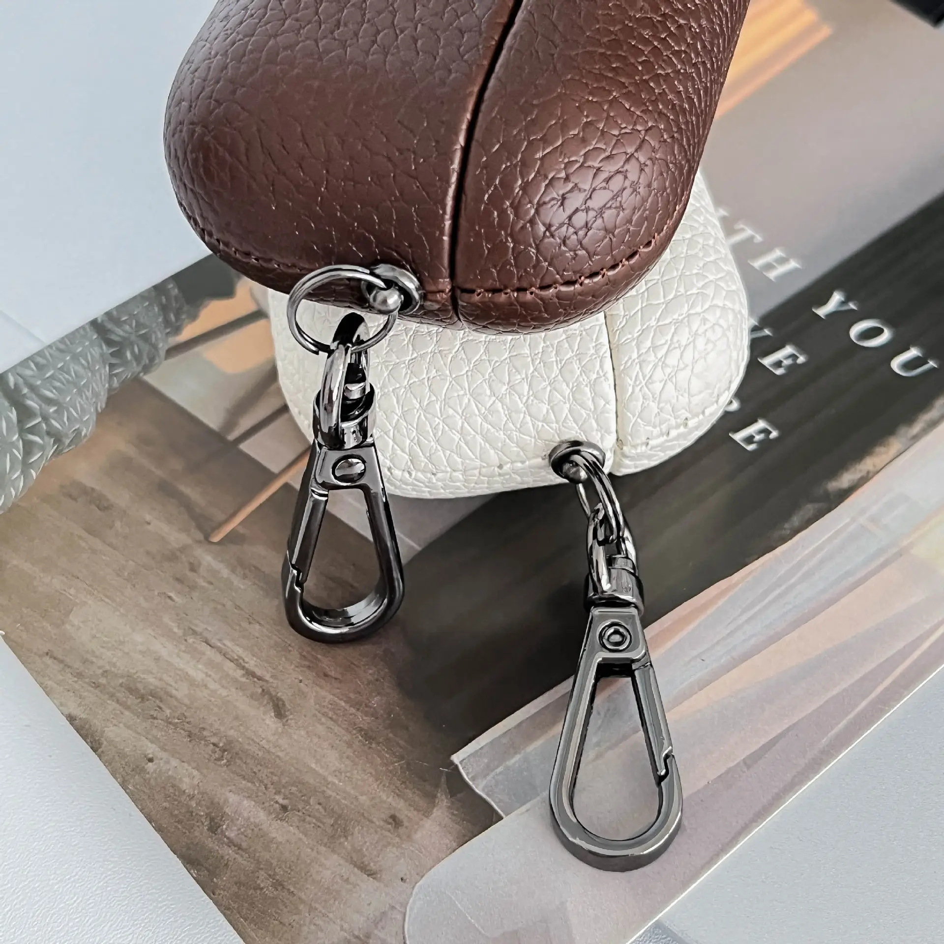 Apple Airpods Pro 2 PU Leather Protective Case — feature 10
