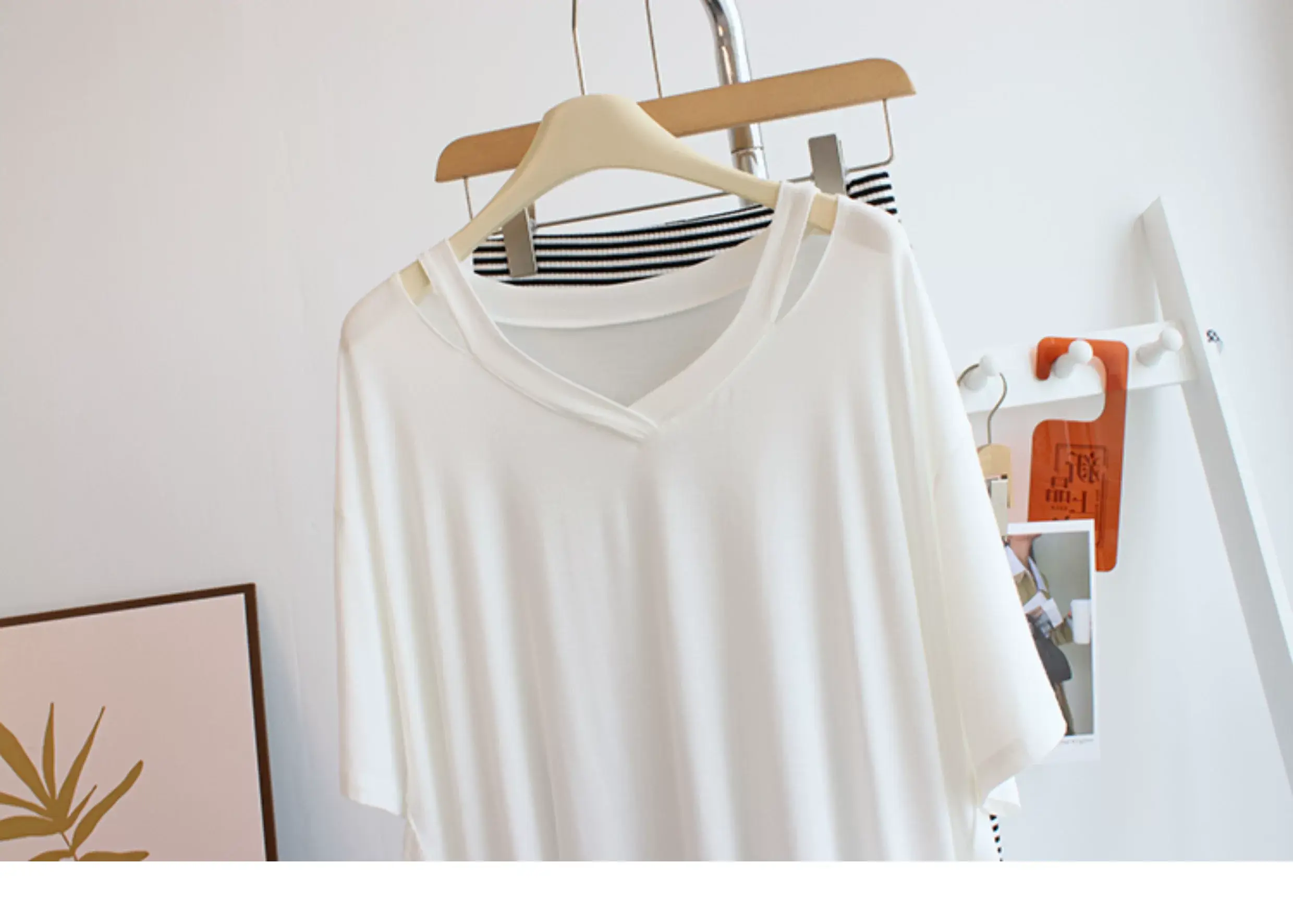 Women V-neck T-Shirt White Striped Pants Set — feature 11