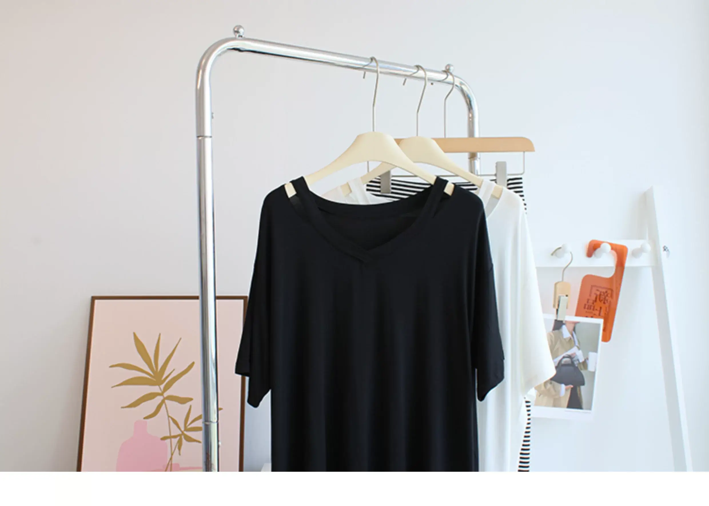 Women V-neck T-Shirt White Striped Pants Set — feature 8