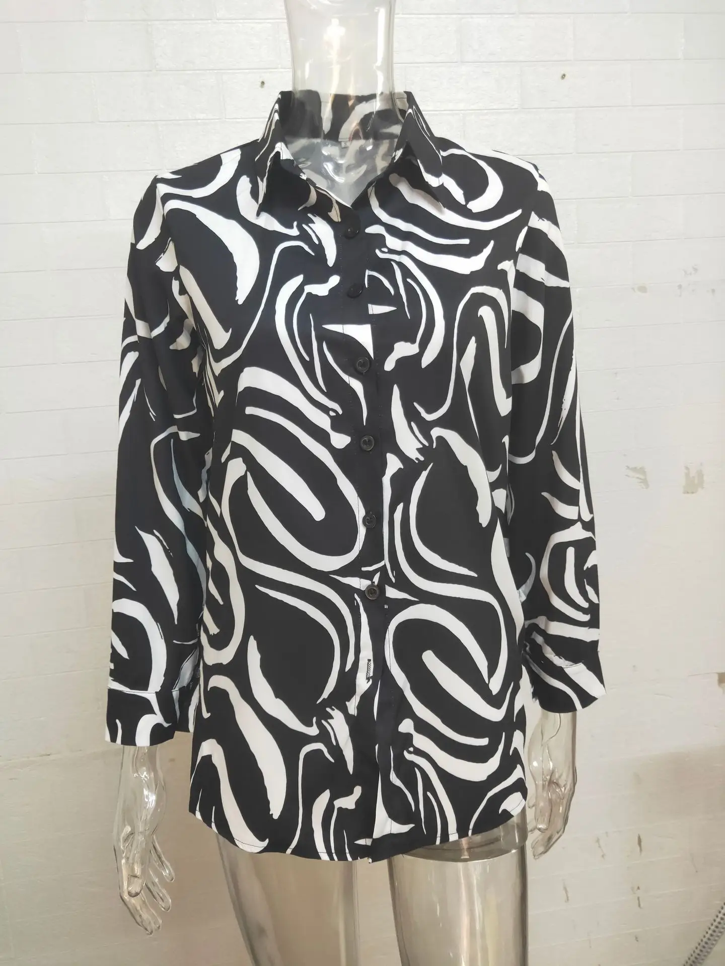 2025 Women's Long Sleeve Button-Up Shirt with Elegant Print - Image 7