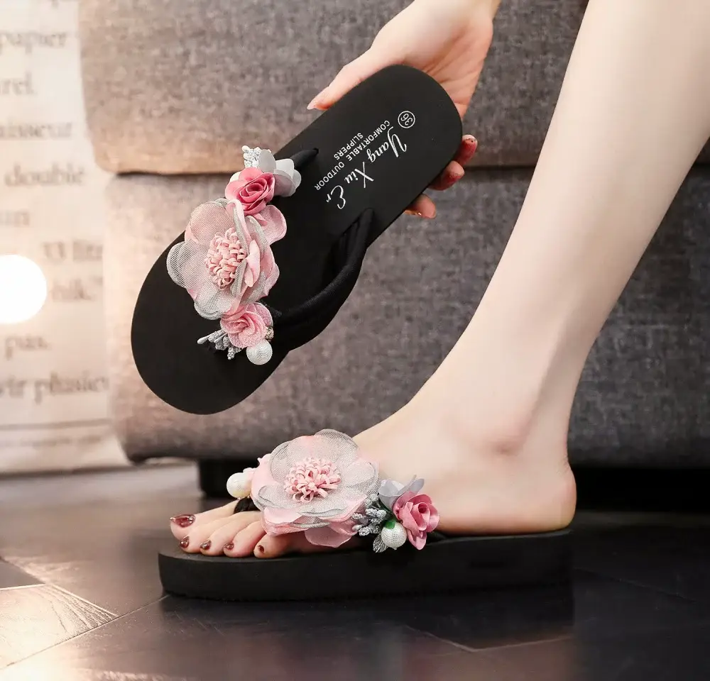 Women's Pink Floral Clip-toe Sandals — feature 2