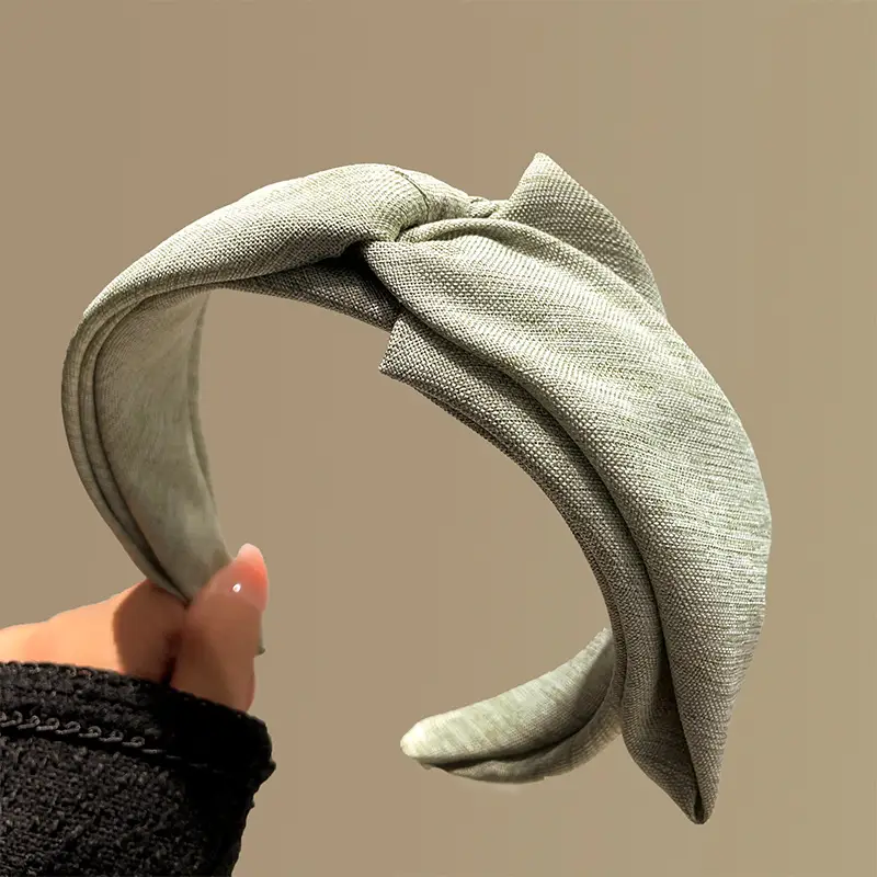 New Wide-Brimmed Knitted Skull Top Headband for Women - Image 7