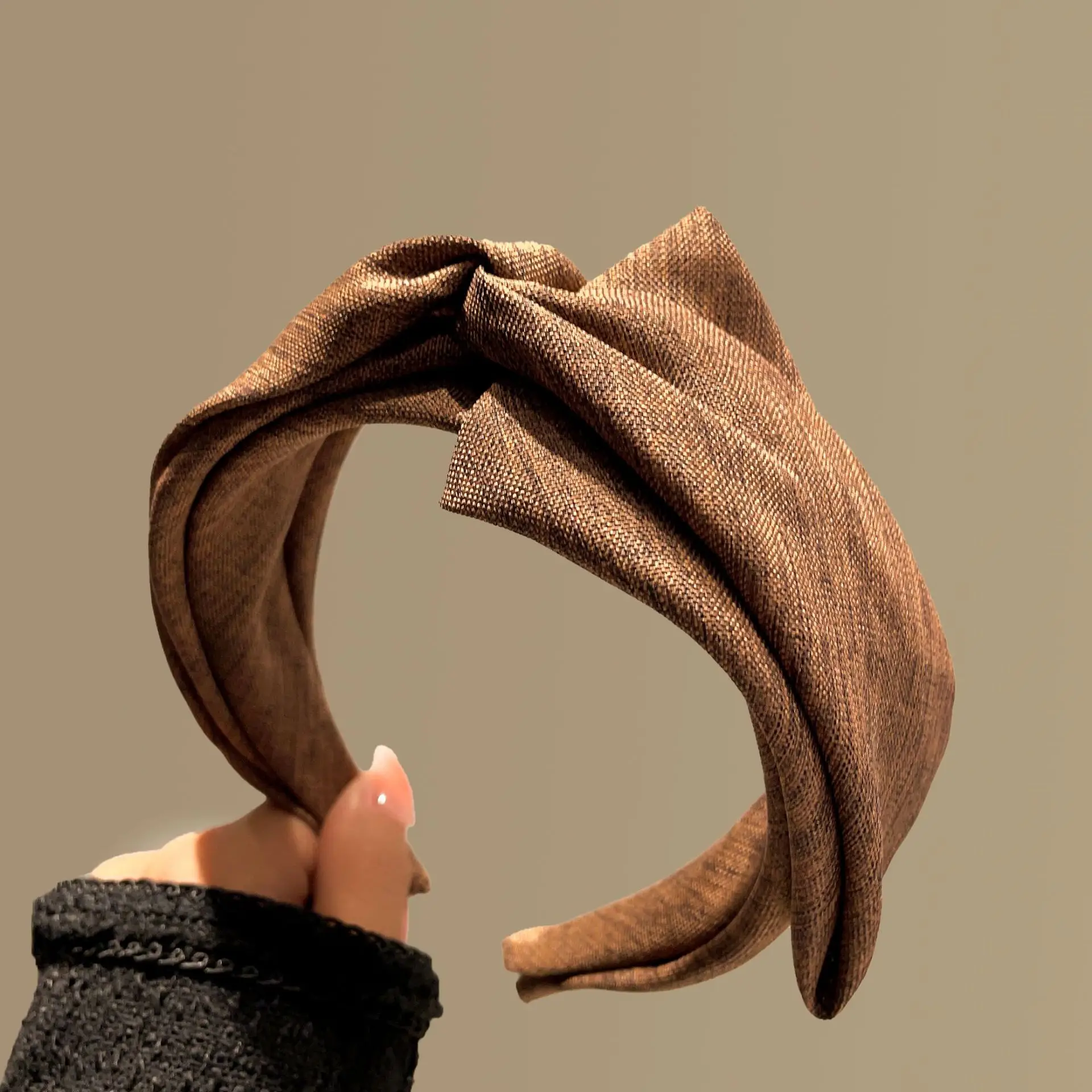 New Wide-Brimmed Knitted Skull Top Headband for Women - Image 2