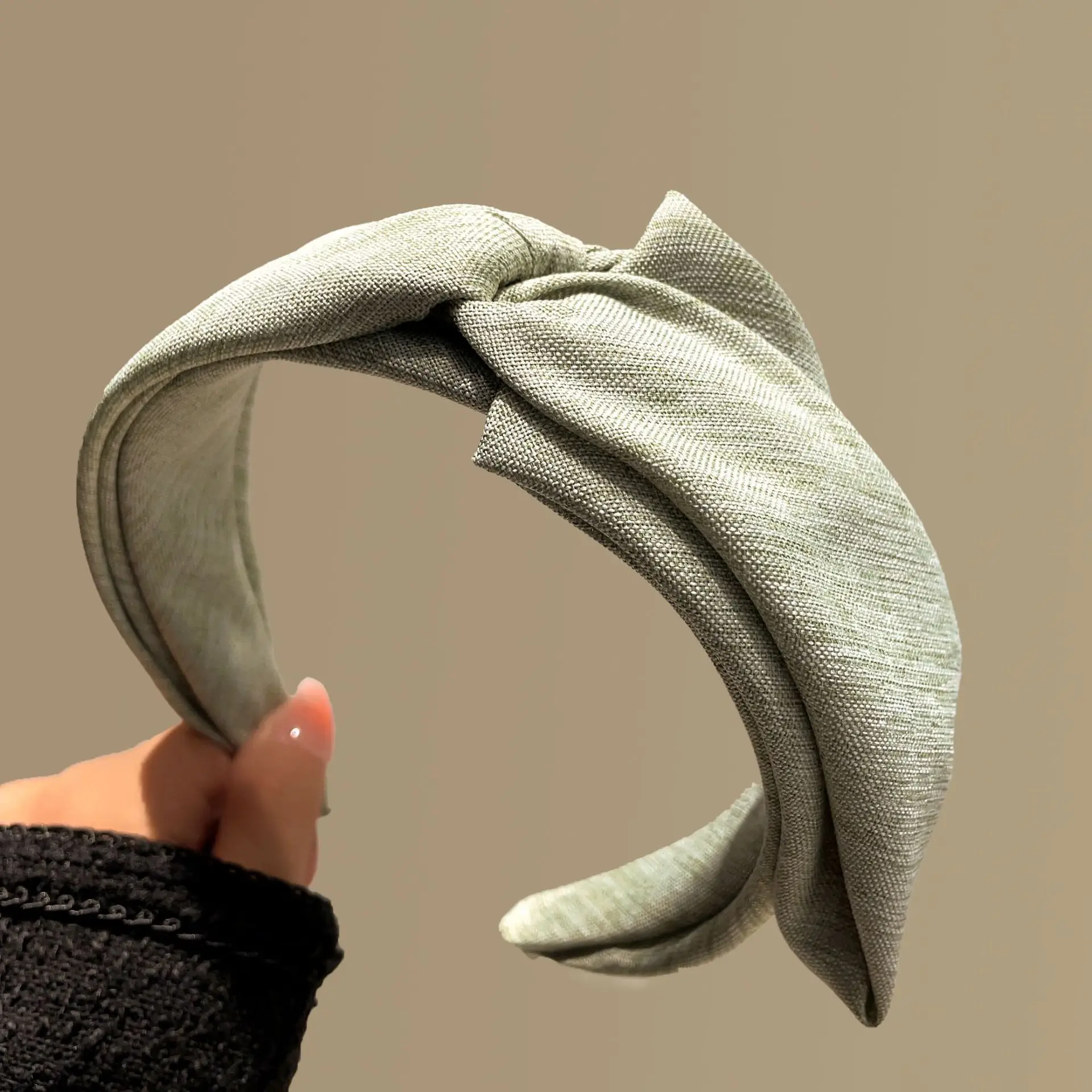 New Wide-Brimmed Knitted Skull Top Headband for Women - Image 3