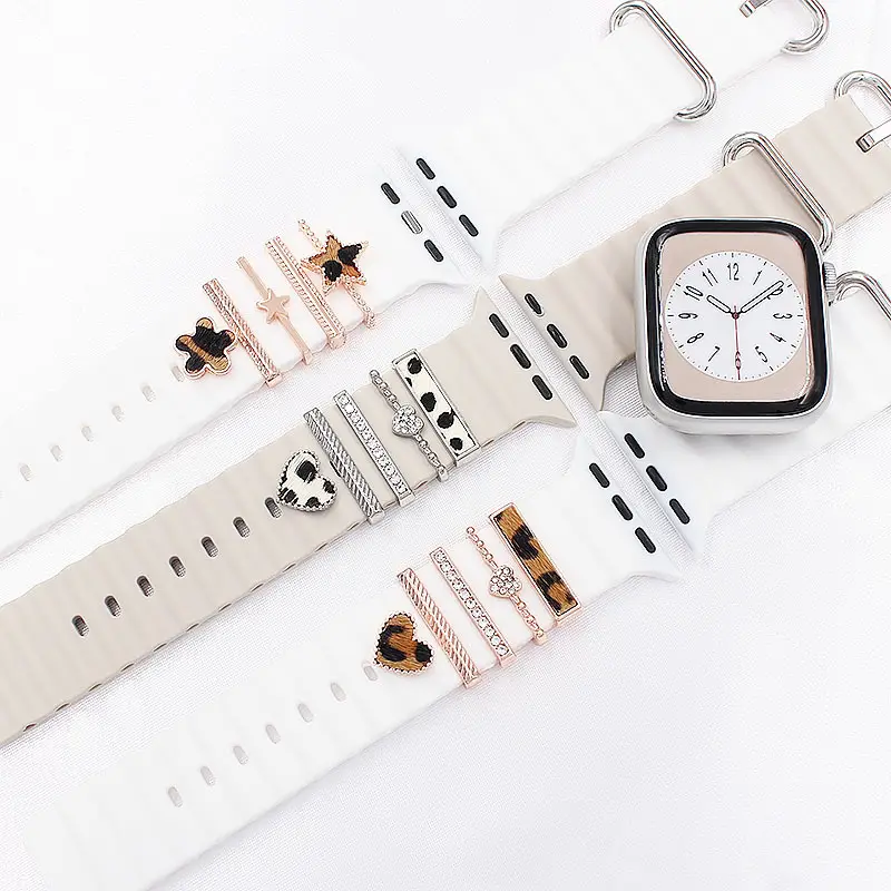 Apple Watch Silicone Band with Crystal Decorative Rings — feature 16