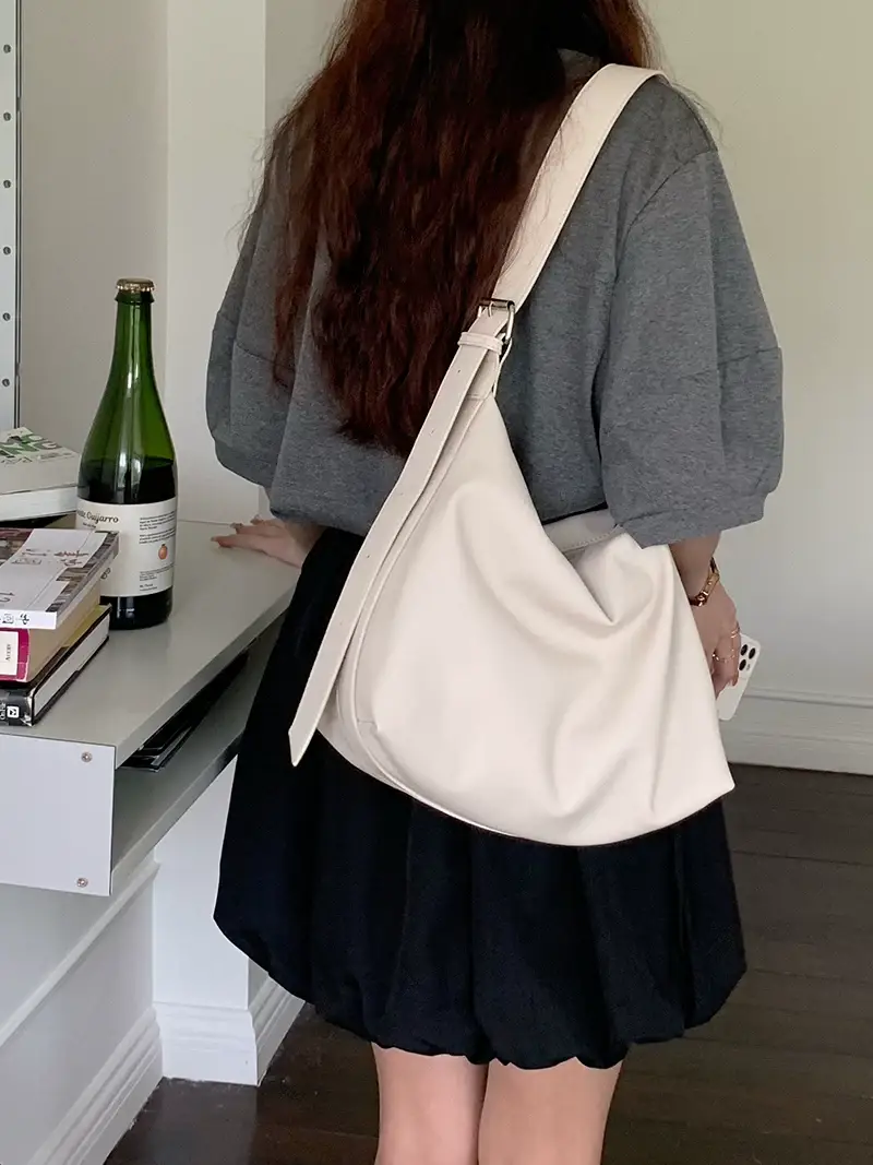 Black Large-Capacity Soft Leather Shoulder Crossbody Bag — feature 14