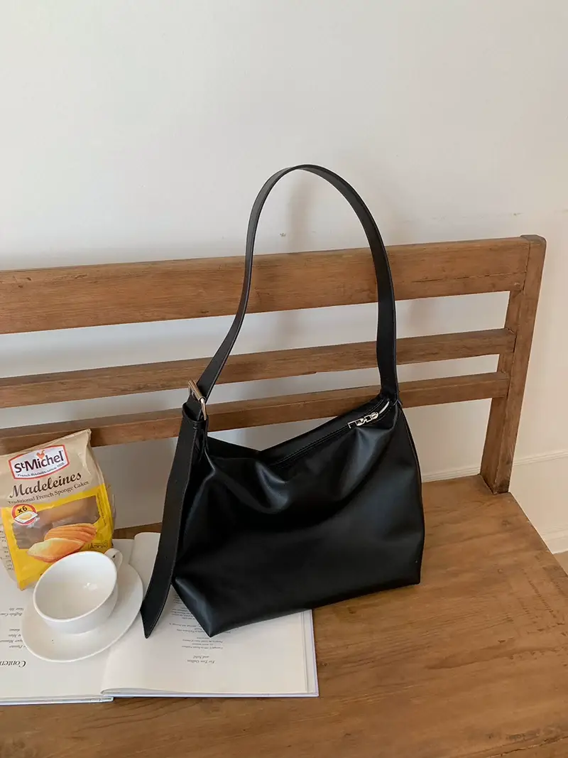Black Large-Capacity Soft Leather Shoulder Crossbody Bag — feature 17