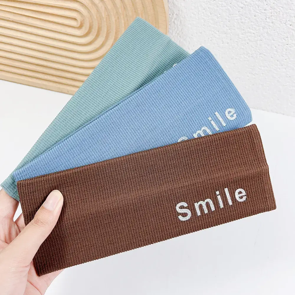 Four Color Knitted Hair Band with "Smile" Logo - Image 8