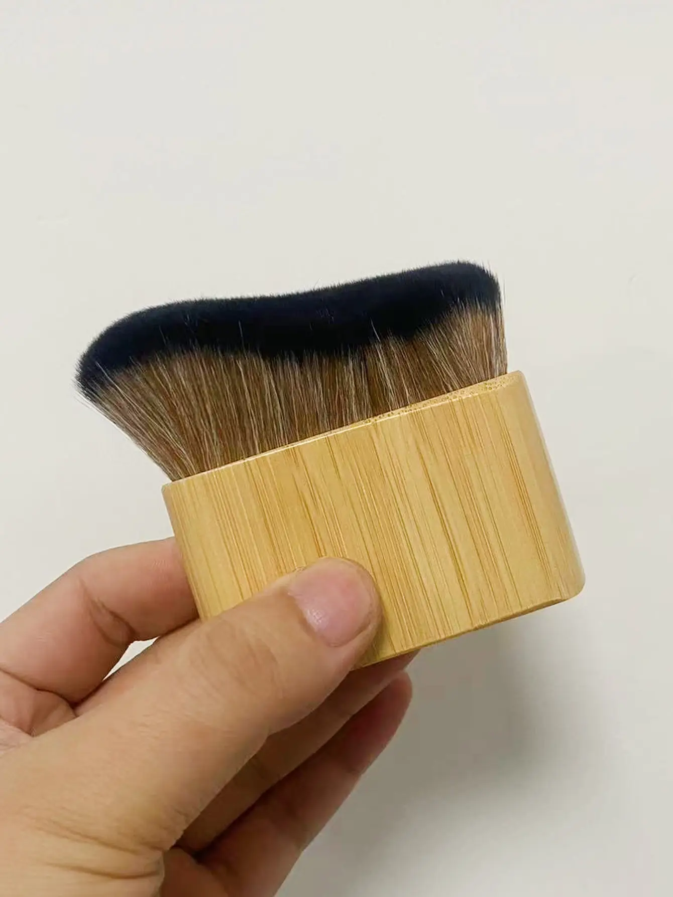 Soft Hair Makeup Brush for Foundation & Powder Application - Image 5