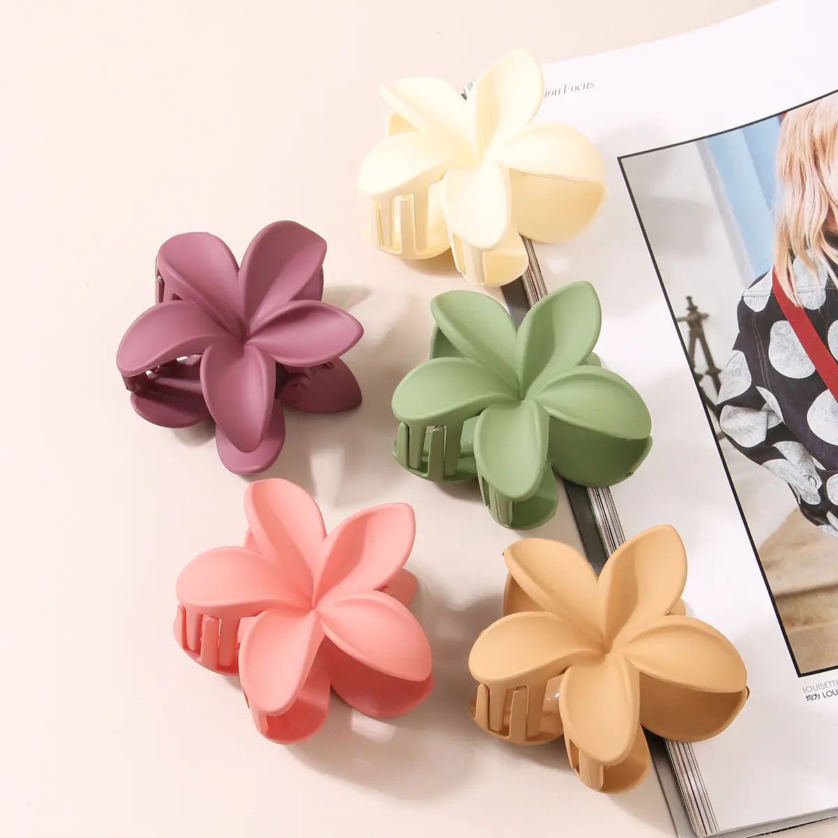 Guanyang Cross-border Large Egg Flower Frosted Grab Clip