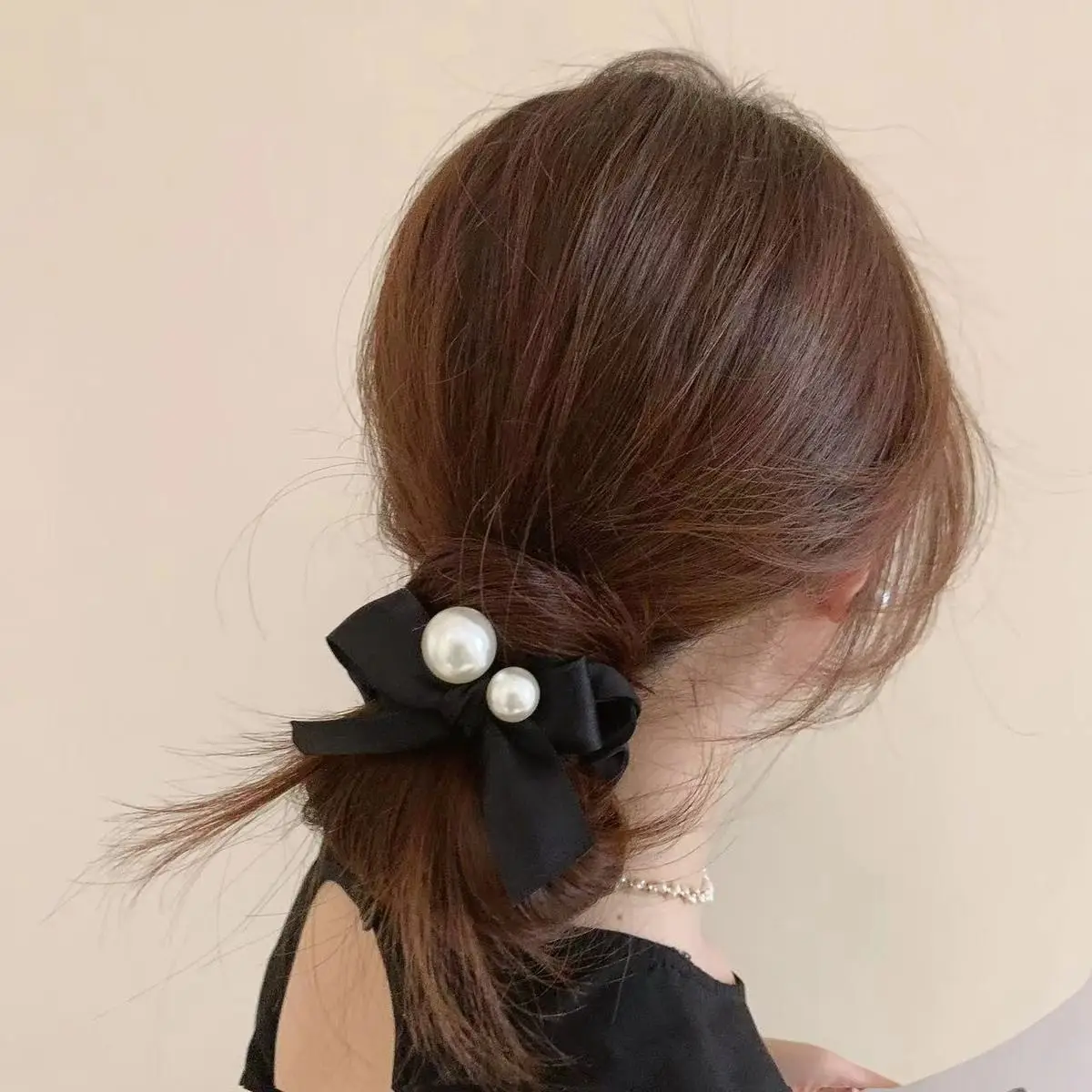 Black Pearl Bow Hair Ring for Women - Image 3