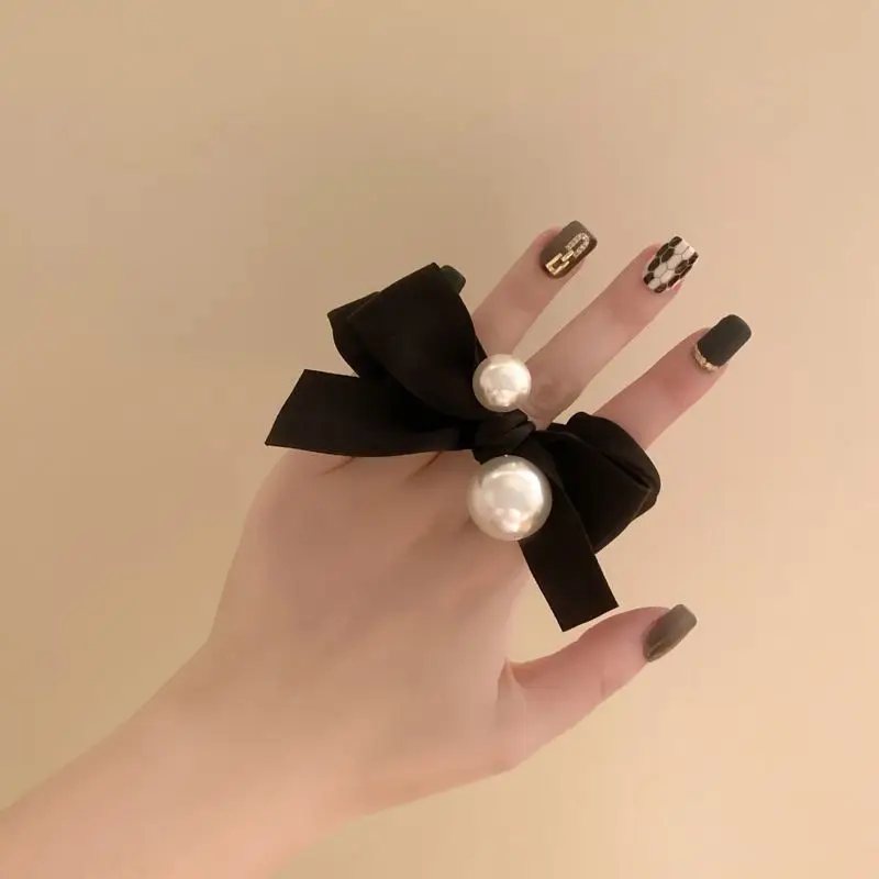 Black Pearl Bow Hair Ring for Women — feature 8