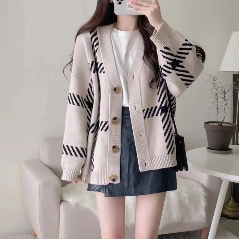 Women Plaid Knitted Cardigan V-Neck Coat Winter Casual - Image 4
