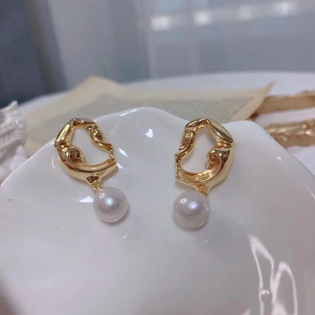 14K Gold Pearl Earrings Women French Retro Silver Pin - Image 2