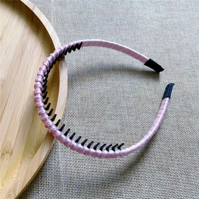Green Broken Hair Artifact Headband with Toothed Design - Image 2