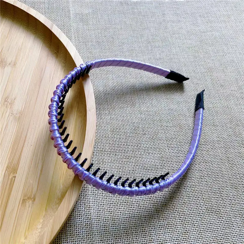 Green Broken Hair Artifact Headband with Toothed Design - Image 3