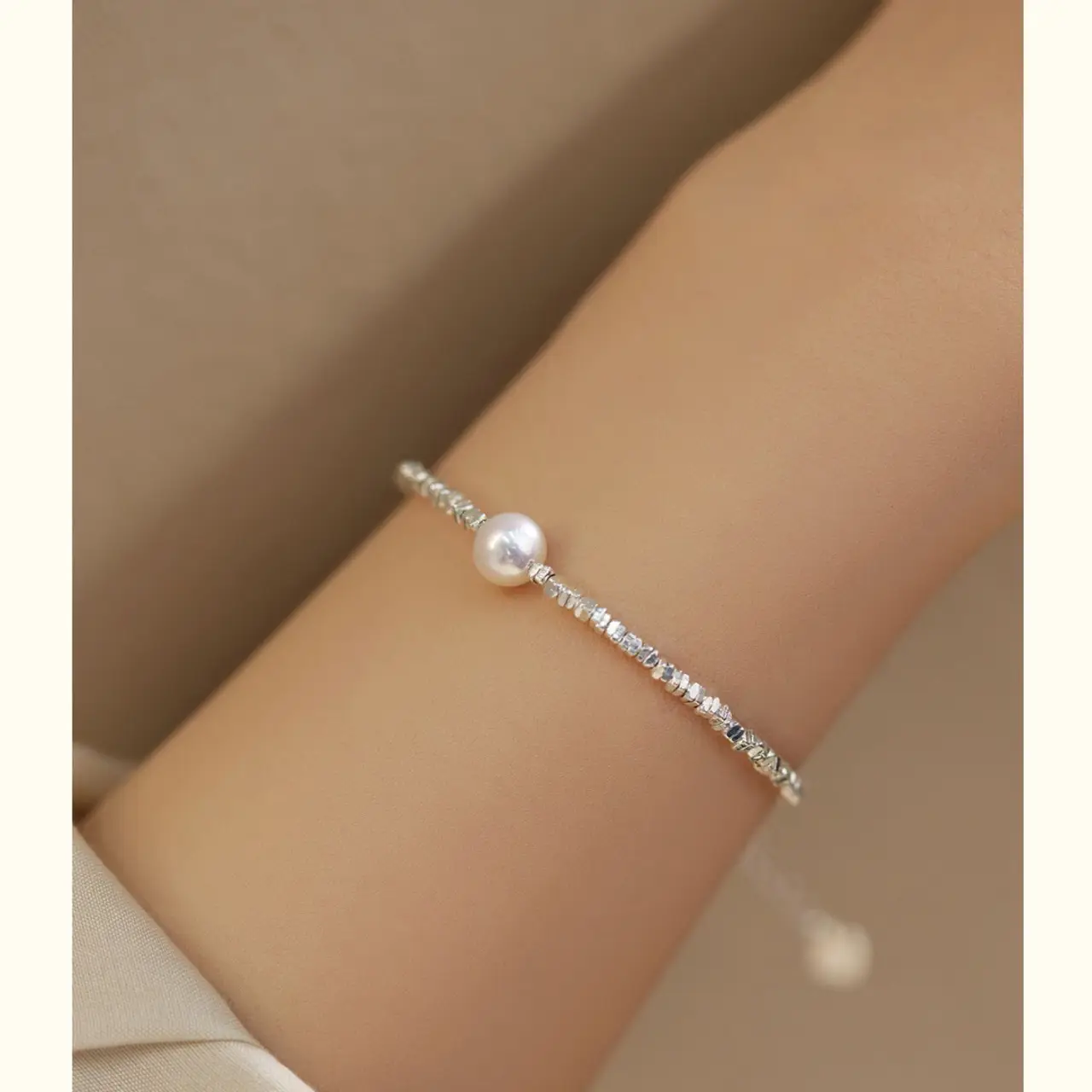 Broken Silver Pearl Bracelet for Women - Image 12