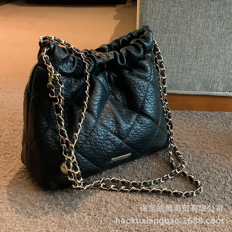 White Diamond Plaid Chain Bag for Women Summer 2023 - Image 7