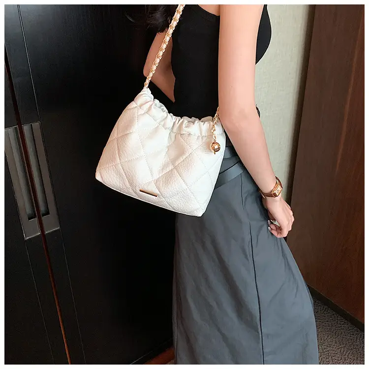 White Diamond Plaid Chain Bag for Women Summer 2023 — feature 24