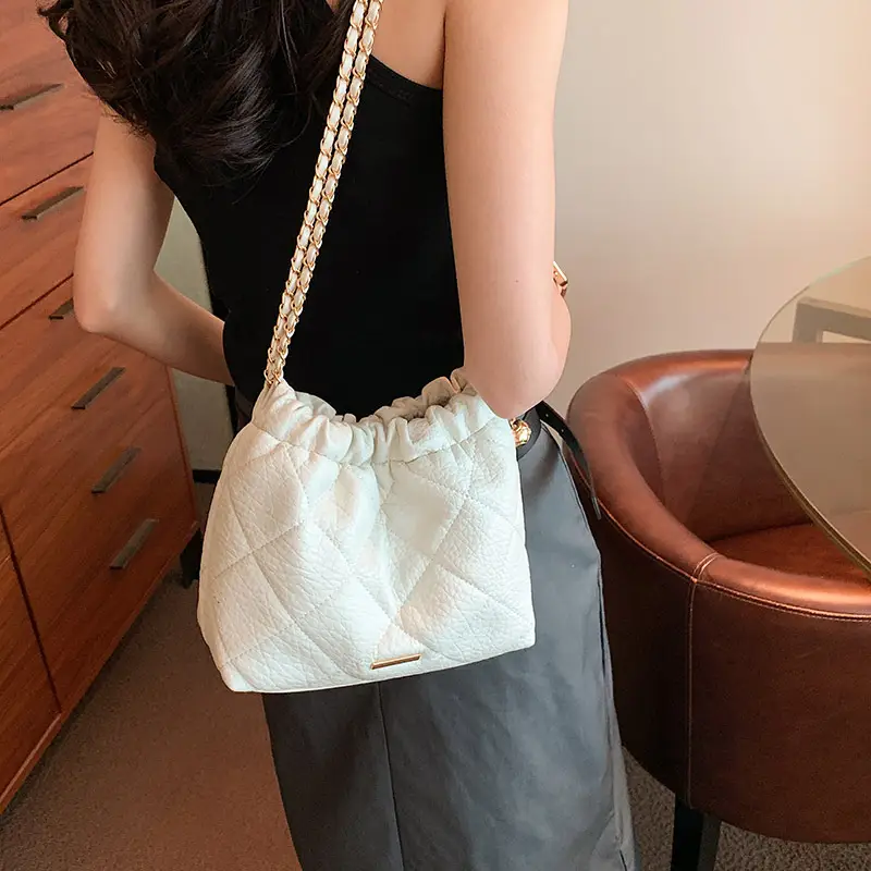 White Diamond Plaid Chain Bag for Women Summer 2023 - Image 2