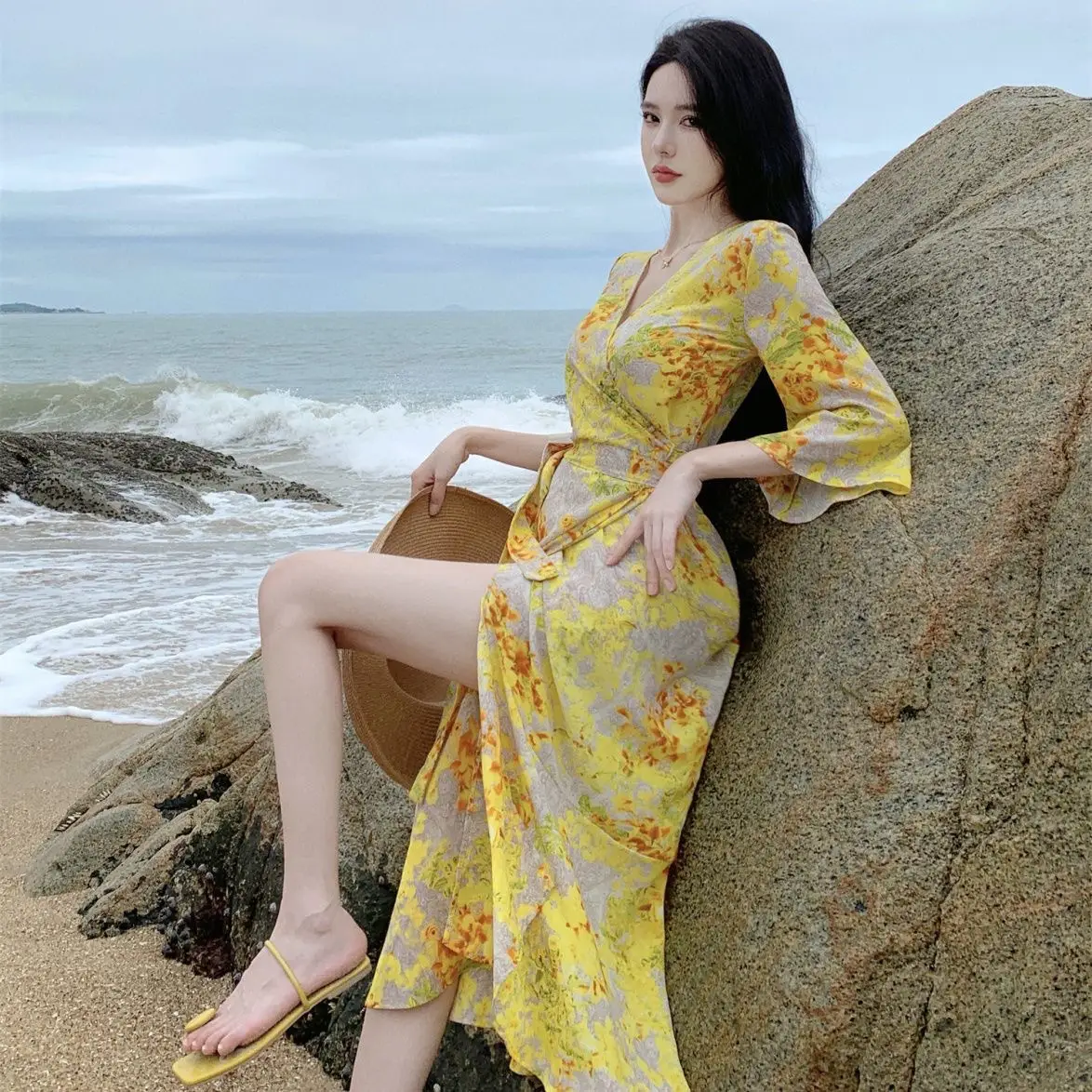 Yellow Floral Battle Gown V-Neck Hip Skirt Set