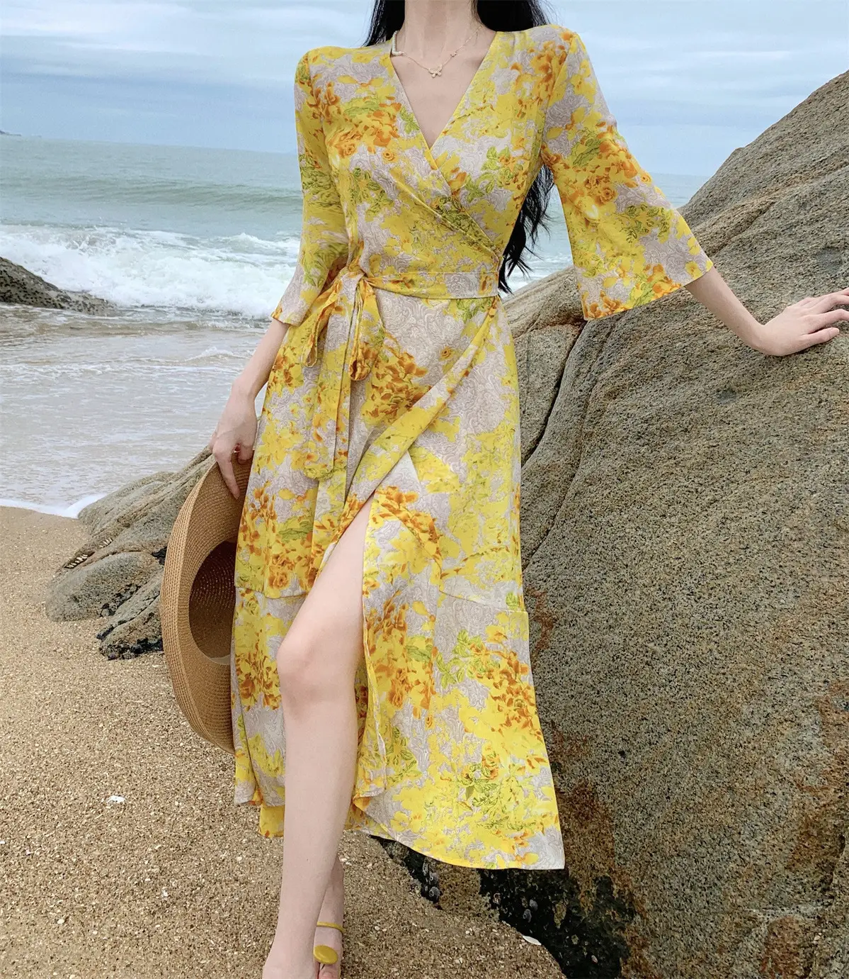 Yellow Floral Battle Gown V-Neck Hip Skirt Set — feature 10