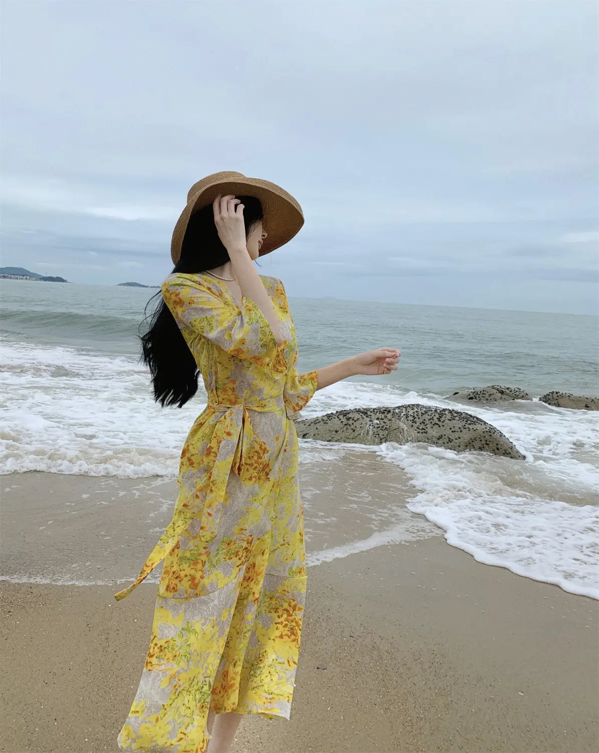 Yellow Floral Battle Gown V-Neck Hip Skirt Set — feature 4